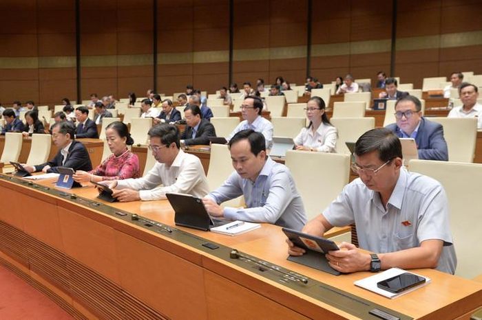  Các đại biểu dự phiên họp. Ảnh: Hồ Long 