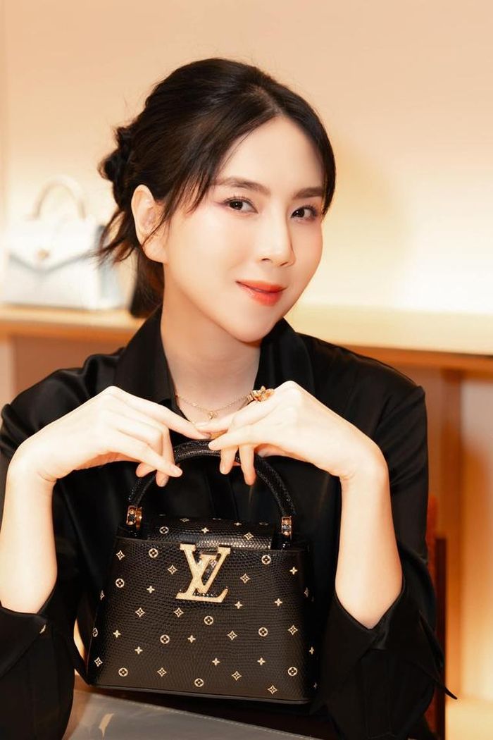 Từ cuối tháng 12 năm ngoái, MC Mai Ngọc đã tự mua cho bản thân một căn nhà để bắt đầu cuộc sống mới. Cô cũng yêu thích việc ở nhà, tự nấu ăn, đọc sách và tập thể dục tại tổ ấm nhỏ khi không phải làm việc.