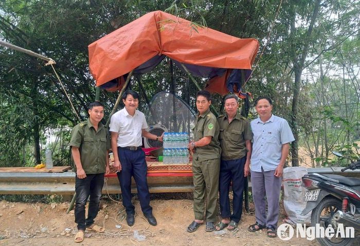Huyện Anh Sơn lập 43 chốt phòng dịch tả lợn châu Phi. Ảnh: Xuân Hoàng