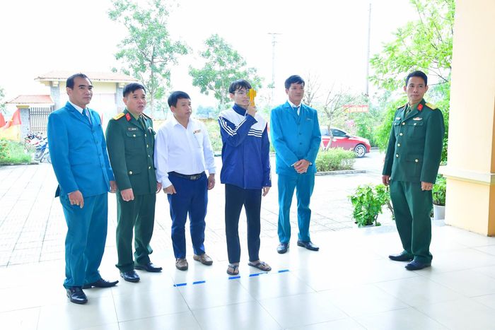 Tiến hành sơ tuyển nghĩa vụ quân sự tại xã Nam Anh, huyện Nam Đàn. Ảnh: Trọng Kiên