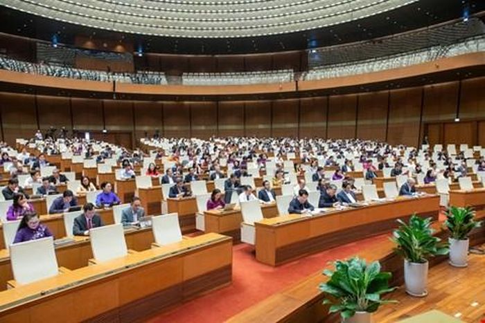 Các ĐBQH tại phiên họp