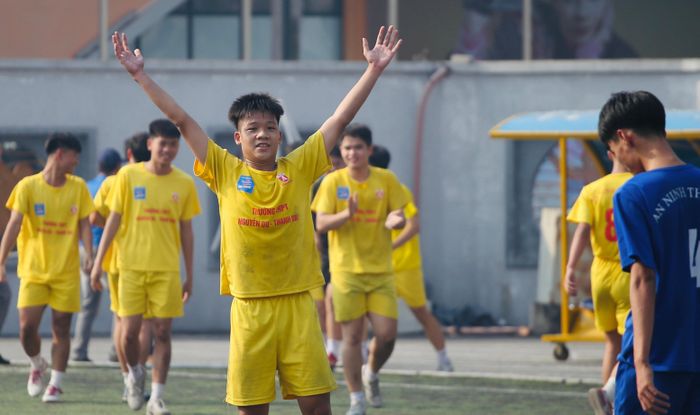 THPT Nguyễn Du (T.Oai) 1-0 THPT Chúc Động