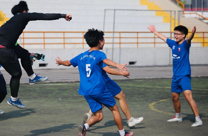 THPT Phan Bội Châu (H.Đông) 0-0 (pen 4-5) THPT Quang Trung (H.Đông)