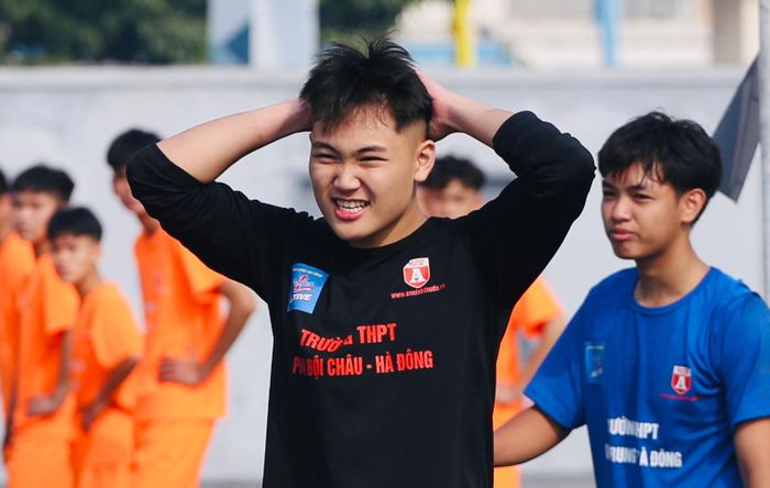 THPT Phan Bội Châu (H.Đông) 0-0 (pen 4-5) THPT Quang Trung (H.Đông)