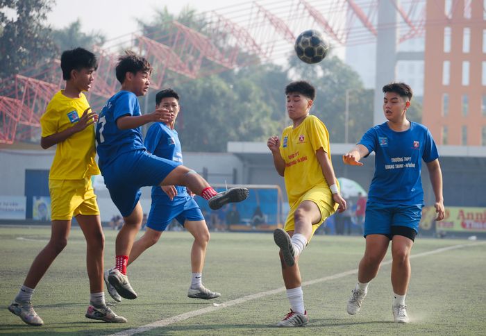 THPT Phan Bội Châu (H.Đông) 0-0 (pen 4-5) THPT Quang Trung (H.Đông)