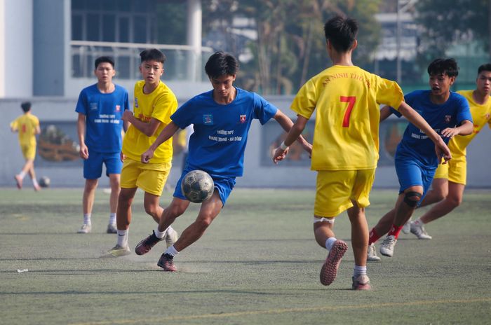 THPT Phan Bội Châu (H.Đông) 0-0 (pen 4-5) THPT Quang Trung (H.Đông)