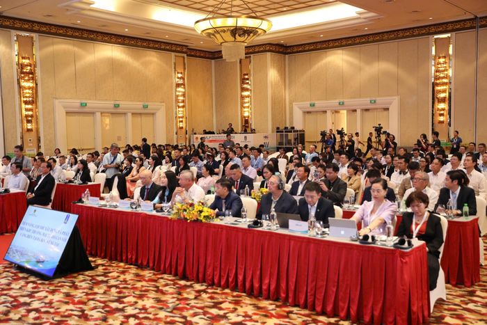  Các đại biểu tham dự diễn đàn 