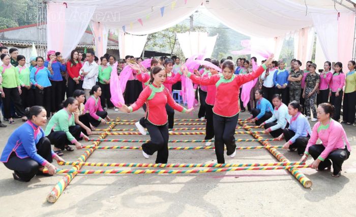 Cùng với đó, những nét văn hóa truyền thống tốt đẹp cũng được gìn giữ và phát huy. 