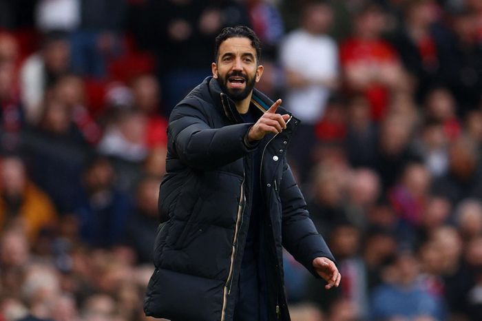  Chỉ sau ba trận dẫn dắt Manchester United, HLV Amorim nhanh chóng tạo nên dấu ấn chiến thuật đầy ấn tượng. 