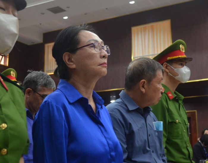 Trên tư cách tố tụng là bị hại, bà Trương Mỹ Lan đã xin HĐXX giảm nhẹ hình phạt cho ông Trí.