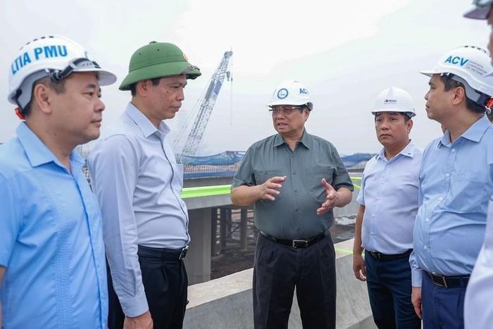  Thủ tướng yêu cầu sân bay Long Thành phải hoàn thành trong năm 2025. Ảnh: VGP. 