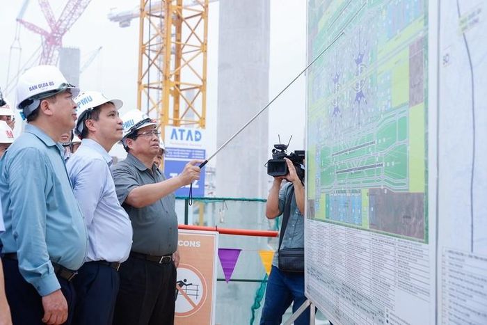  Đây là lần thứ 5, Thủ tướng kiểm tra hiện trường dự án sân bay Long Thành. Ảnh: VGP. 
