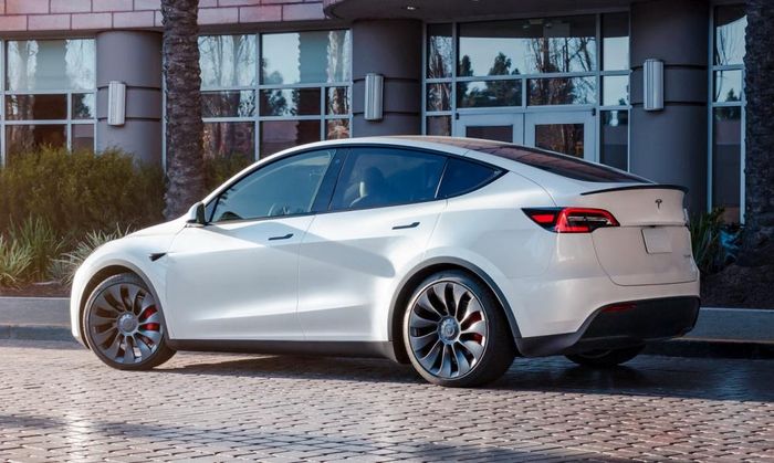 BYD khuấy động cuộc chiến giá xe điện