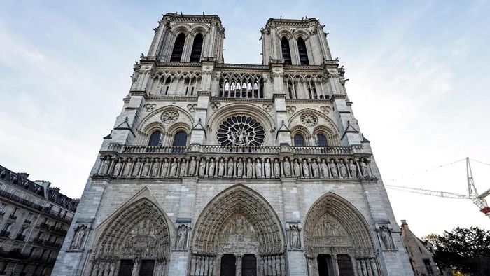 Quang cảnh mặt tiền Nhà thờ Đức Bà Paris, Paris, Pháp, ngày 29/11. Ảnh: Reuters