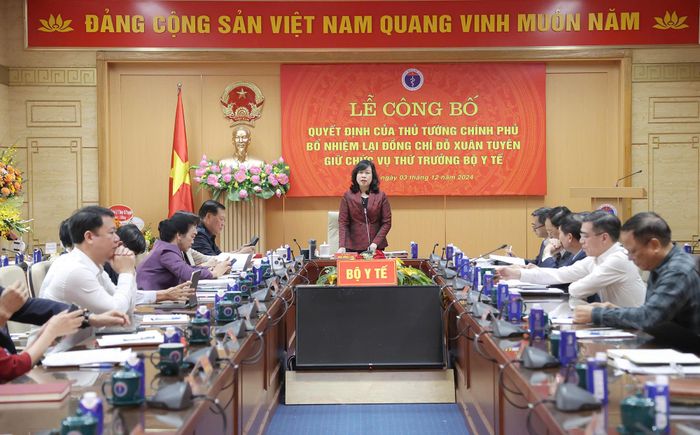 Bộ trưởng Bộ Y tế Đào Hồng Lan phát biểu tại buổi lễ.