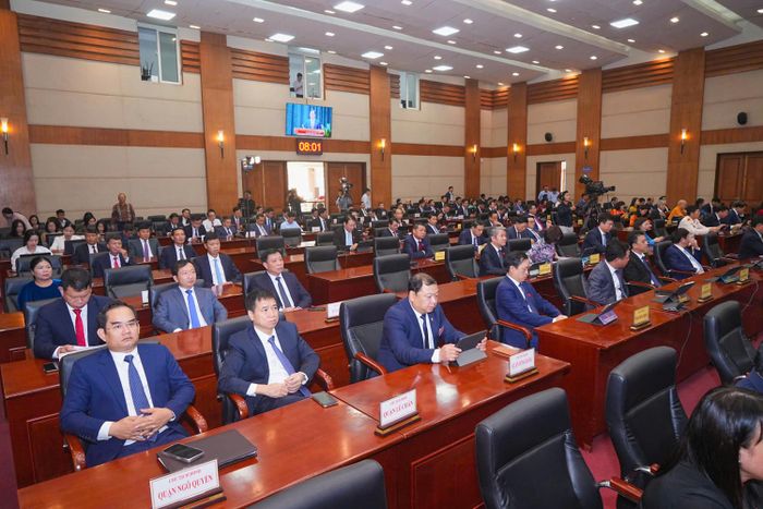  Các đại biểu tham dự kỳ họp