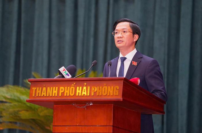 Chủ tịch HĐND thành phố Phạm Văn Lập phát biểu