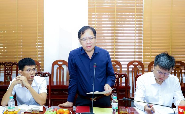 Các đồng chí tham dự hội nghị phát biểu thảo luận. Ảnh: Phạm Bằng
