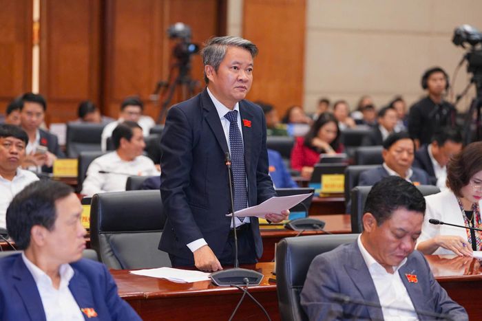 Đại biểu HĐND TP Hải Phòng đặt câu hỏi chất vấn đối với Chủ tịch UBND thành phố và Giám đốc Sở Xây dựng, Sở Nông nghiệp và Phát triển nông thôn.