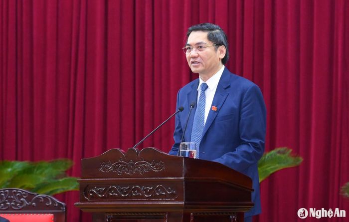 Đồng chí Hoàng Nghĩa Hiếu - Phó Bí thư Thường trực Tỉnh ủy, Chủ tịch HĐND tỉnh phát biểu khai mạc Kỳ họp thứ 25, HĐND tỉnh khóa XVIII. Ảnh: Thành Cường