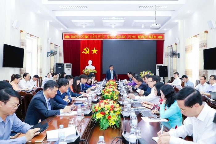 Quang cảnh buổi thảo luận tại Tổ 2. Ảnh: Phạm Bằng