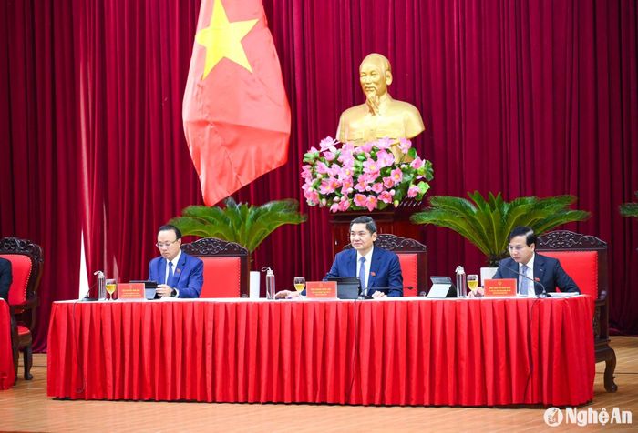 Các đồng chí chủ trì Kỳ họp 25, HĐND tỉnh khóa XVIII. Ảnh: Thành Cường