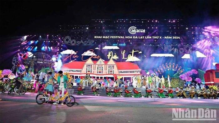 Cảnh diễn “Xin chào Đà Lạt”.