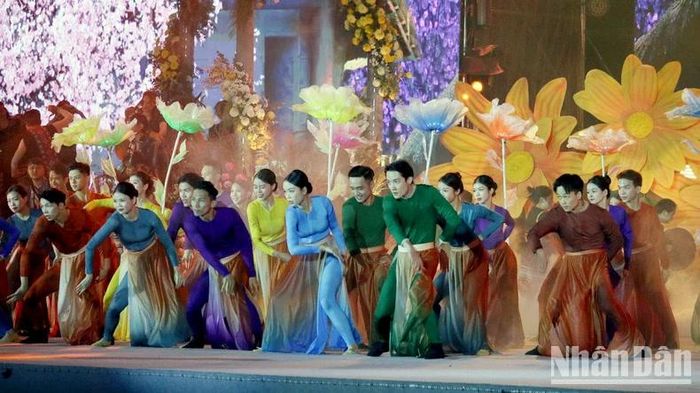 Người muôn phương cùng về với đất lành cao nguyên tụ hội.