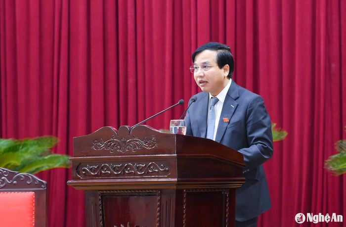 Ủy viên Ban Chấp hành Đảng bộ tỉnh, Phó Chủ tịch HĐND tỉnh Nguyễn Như Khôi phát biểu kết luận nội dung chất vấn đối với lĩnh vực văn hóa. Ảnh: Thành Cường