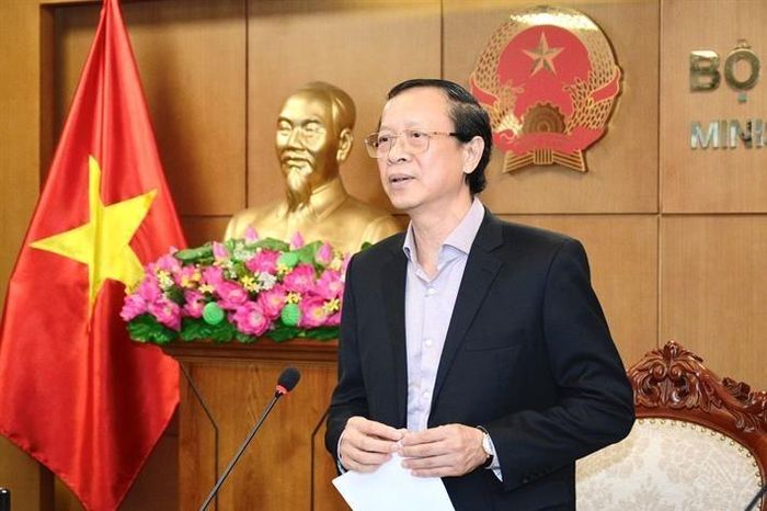  Thứ trưởng Bộ GD-ĐT Phạm Ngọc Thưởng phát biểu tại phiên họp 