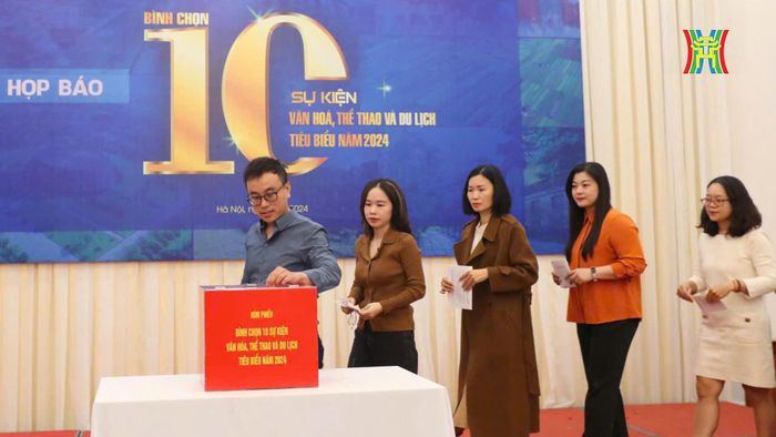 Từ 15 sự kiện được đề cử, Bộ Văn hóa, Thể thao và Du lịch tổ chức bình chọn 10 sự kiện văn hóa, thể thao và du lịch tiêu biểu của năm.