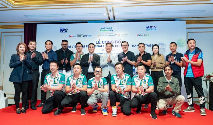  Các thành viên CLB Pickleball Công an Nhân dân biểu dương lực lượng. 