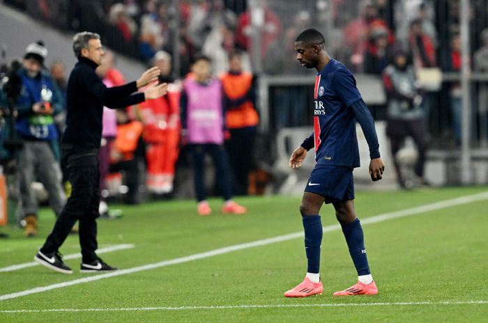  Không chỉ dừng lại ở các trận đấu, mối quan hệ căng thẳng giữa Dembele và Luis Enrique còn xuất hiện trong hậu trường. 