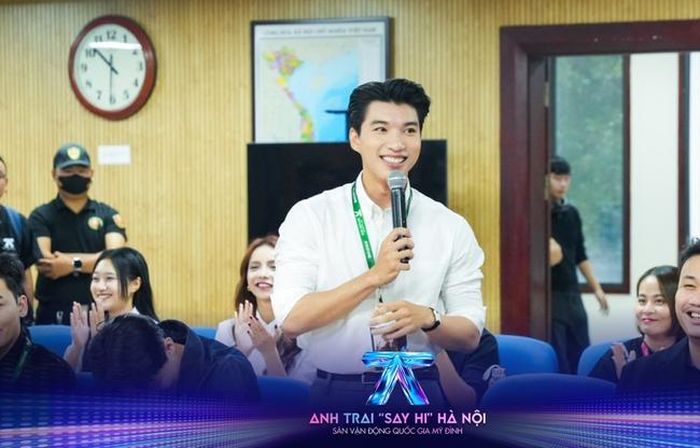Ca sĩ HIEUTHUHAI chia sẻ cảm nghĩ trong chuyến đi