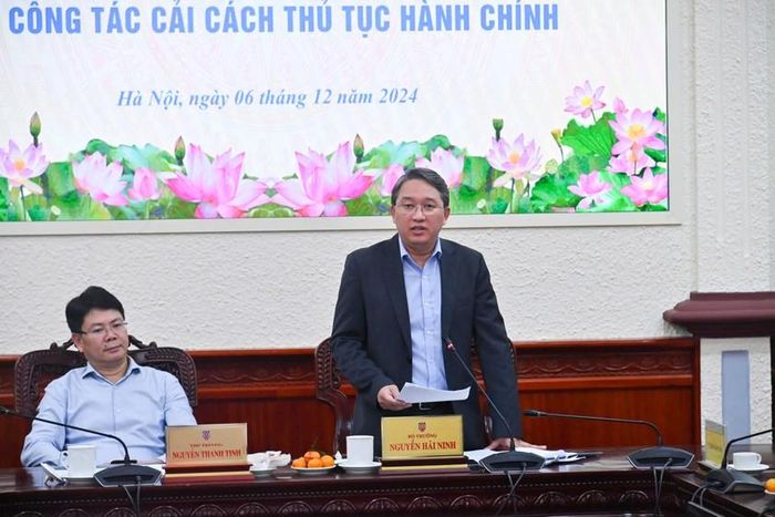 Bộ trưởng Nguyễn Hải Ninh phát biểu kết luận buổi làm việc.