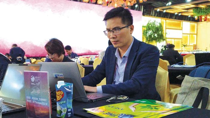 Tuấn Anh là phóng viên ảnh của Báo Thế giới và Việt Nam