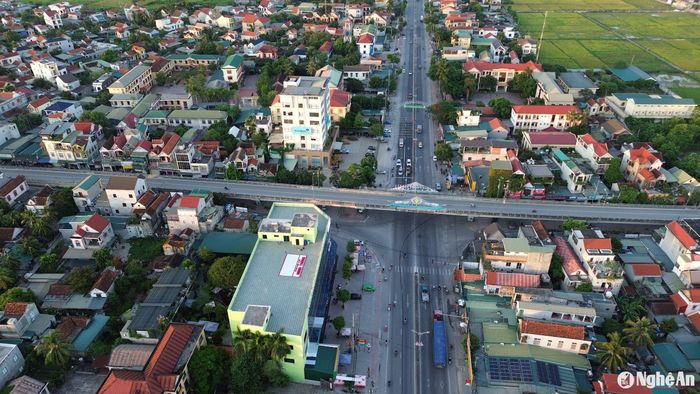 Quốc lộ 1A đi qua huyện Quỳnh Lưu đoạn nút giao cầu vượt Cầu Giát. Ảnh tư liệu: Tiến Đông