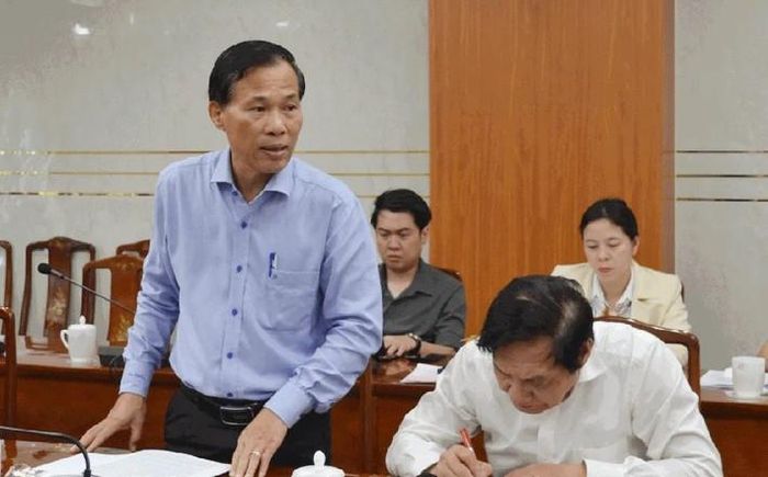  Ủy viên Ban Thường vụ Tỉnh ủy, Trưởng ban Tuyên giáo Tỉnh ủy Phạm Xuân Hà trao đổi tại buổi làm việc. Ảnh: Phương Hằng 