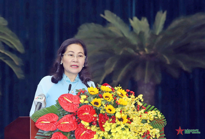 Đồng chí Nguyễn Thị Lệ, Phó bí thư Thành ủy, Chủ tịch HĐND TP Hồ Chí Minh phát biểu khai mạc kỳ họp.
