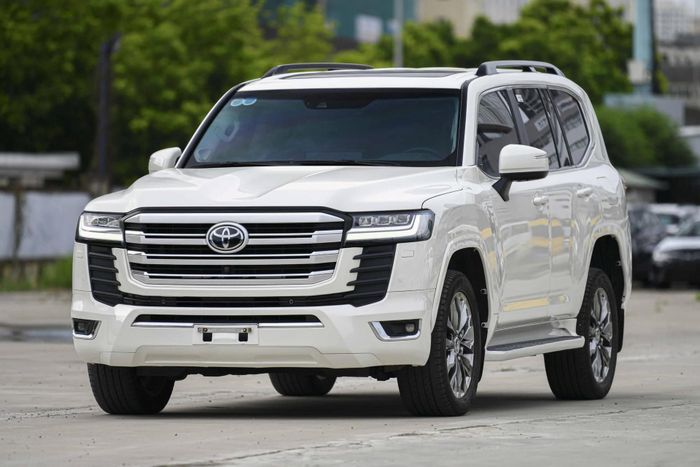 Toyota Land Cruiser LC300 đã ra mắt thị trường được 3 năm.