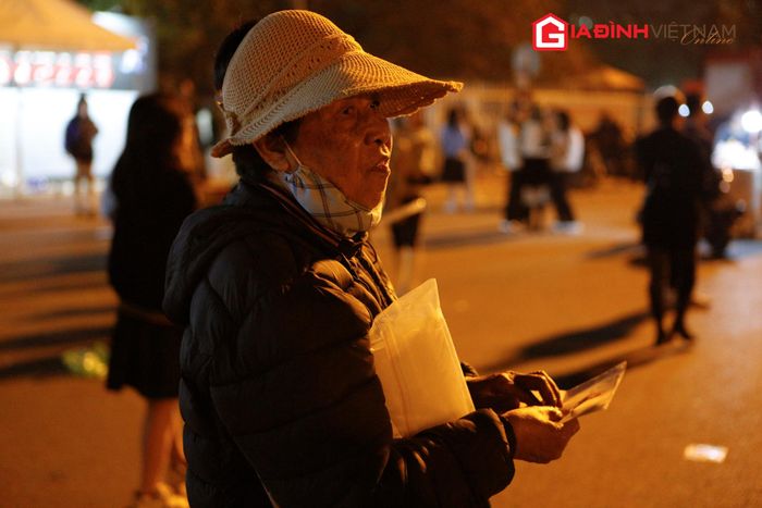 Sát giờ diễn ra đêm nhạc, phe vé "Anh trai say hi" bán tháo, giảm giá sốc