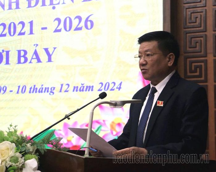 Chủ tịch HĐND tỉnh Lò Văn Phương khai mạc kỳ họp thứ 17 HĐND tỉnh khóa XV.