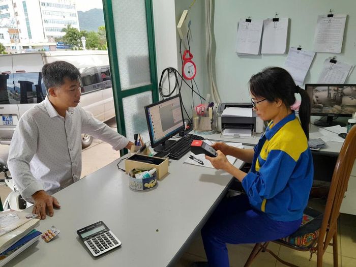 Để có chứng từ khấu trừ thuế hoặc thanh toán với cơ quan, đơn vị, số ít người mua xăng mới yêu cầu nhà cung cấp xuất hóa đơn.