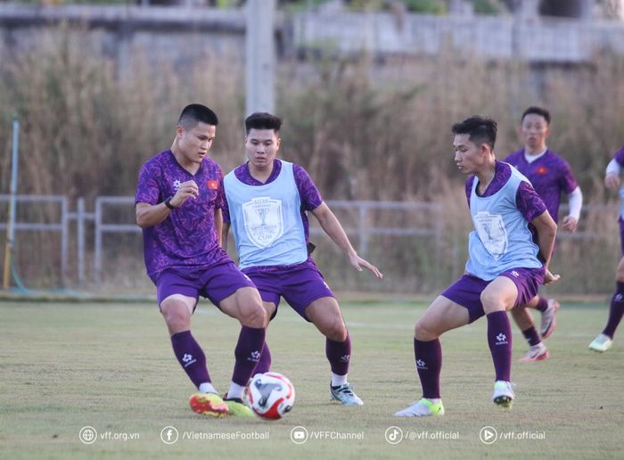 Tuấn Hải và Tiến Linh sẽ có màn "làm nóng" trước đội tuyển Lào vốn không được đánh giá cao.