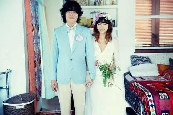 Hình ảnh vợ chồng Lee Hyori trong ngày cưới.