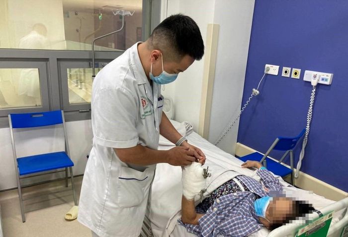 Bệnh nhân nhập viện do lạm dụng thuốc chứa corticoid. Ảnh: BV Trung ương Quân đội 108.