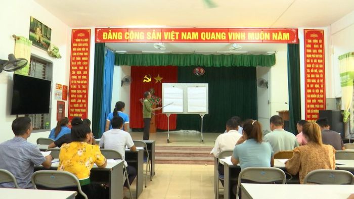 Toàn cảnh lớp học chữ Thái tại xã Mường Khoa, huyện Bắc Yên.