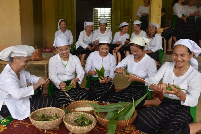Đời sống đồng bào dân tộc thiểu số ở xã Nghĩa Xuân, huyện Quỳ Hợp ngày càng no ấm. Ảnh: Thu Hương