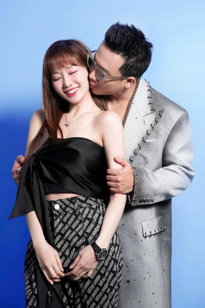 Hari Won - Trấn Thành là cặp đôi có nhiều khán giả yêu thích nhất nhì Vbiz. Ảnh: FBNV