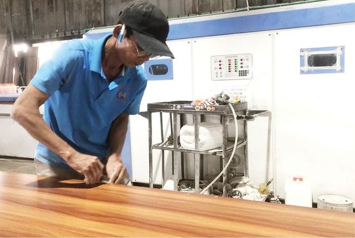  Sản xuất cửa nhựa composite tại Công ty Thanh Lam (Thủy Phương, TX. Hương Thủy)